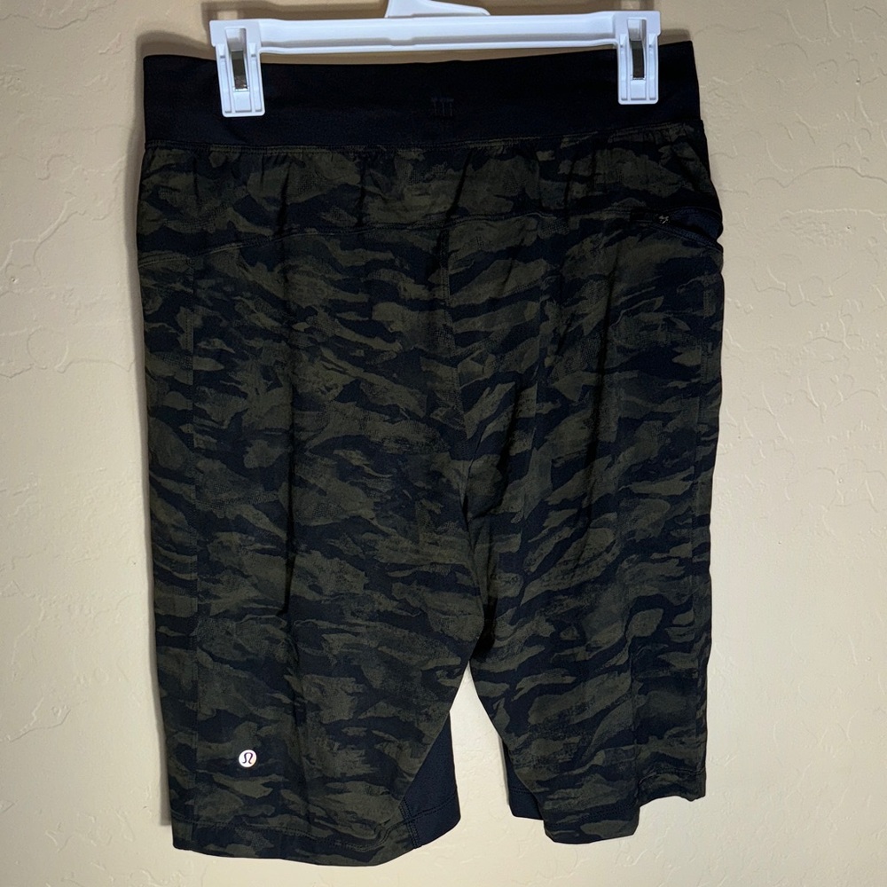 lululemon athletica Men's Athletic Shorts - Black and Green Camo